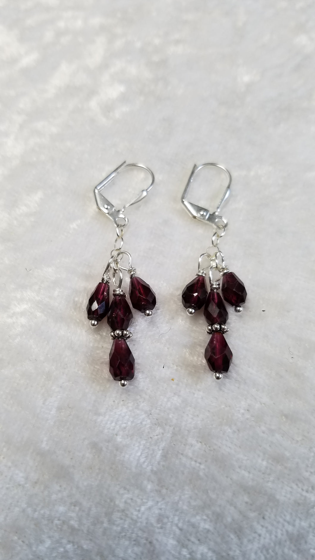 GARNET 3 DANGLE EARRING